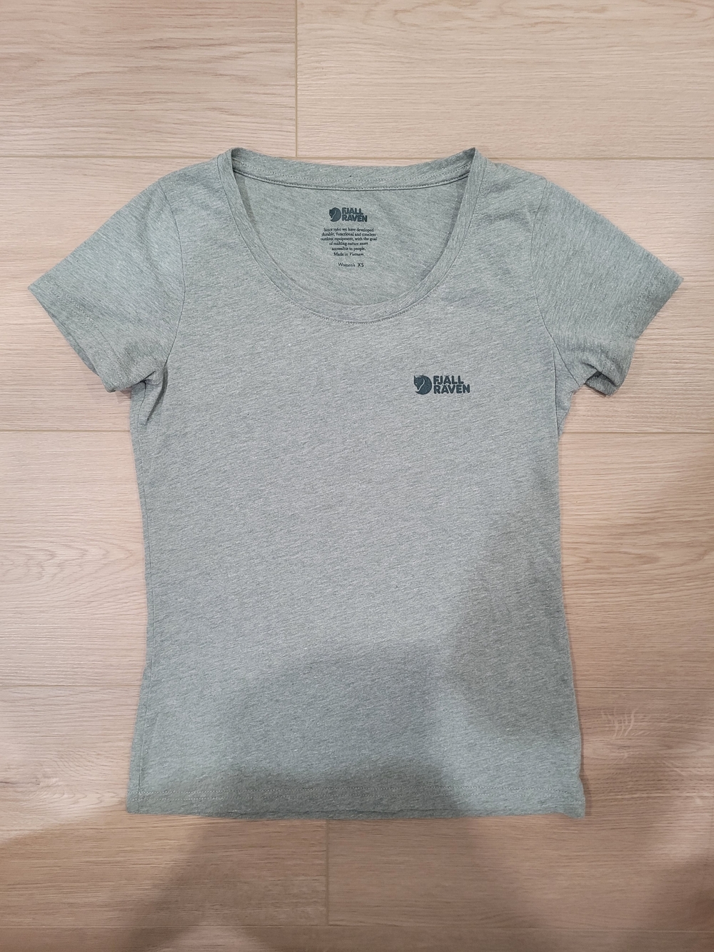 Women's XS Fjall Raven Scoop Neck T Shirt